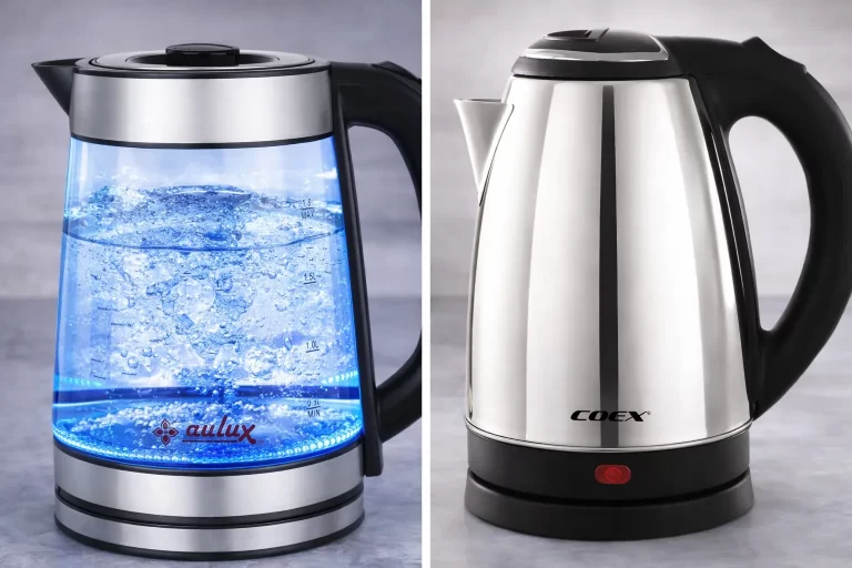 Bức ảnh chia đôi màn hình: Một bên là ấm siêu tốc thủy tinh trong suốt với đèn LED xanh lam đang đun nước sôi sùng sục, một bên là chiếc ấm siêu tốc Inox 304 sáng bóng, kiểu dáng liền khối vững chãi